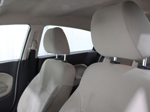 Used 2014 Ford Fiesta SE w/ Comfort Package image 5