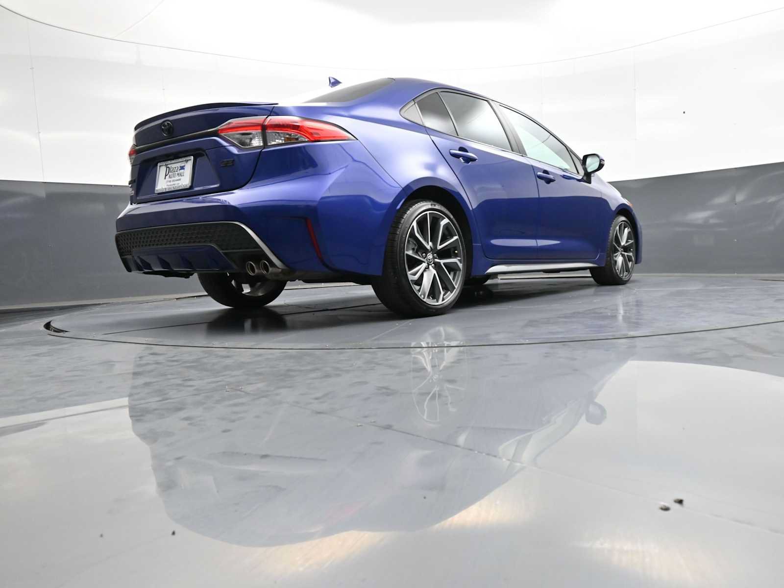 Used 2022 Toyota Corolla SE w/ SE Premium Package FWD image 29