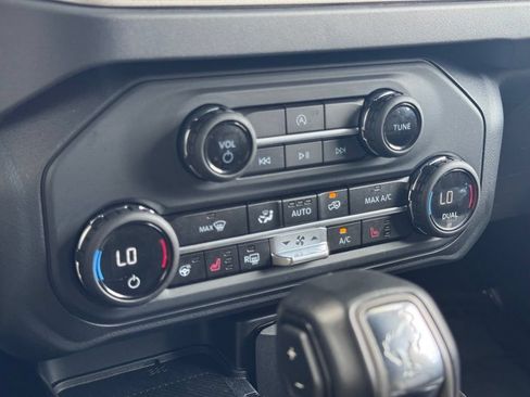 Used 2025 Ford Bronco Outer Banks AWD/4WD image 13