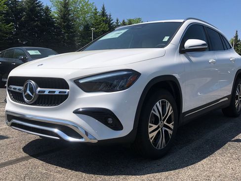 New 2025 Mercedes-Benz GLA 250 4MATIC image 3