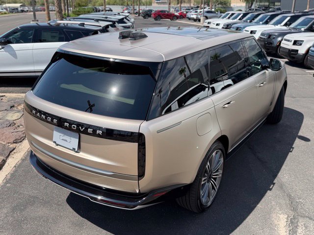 New 2026 Land Rover Range Rover Long Wheelbase SE AWD/4WD image 19