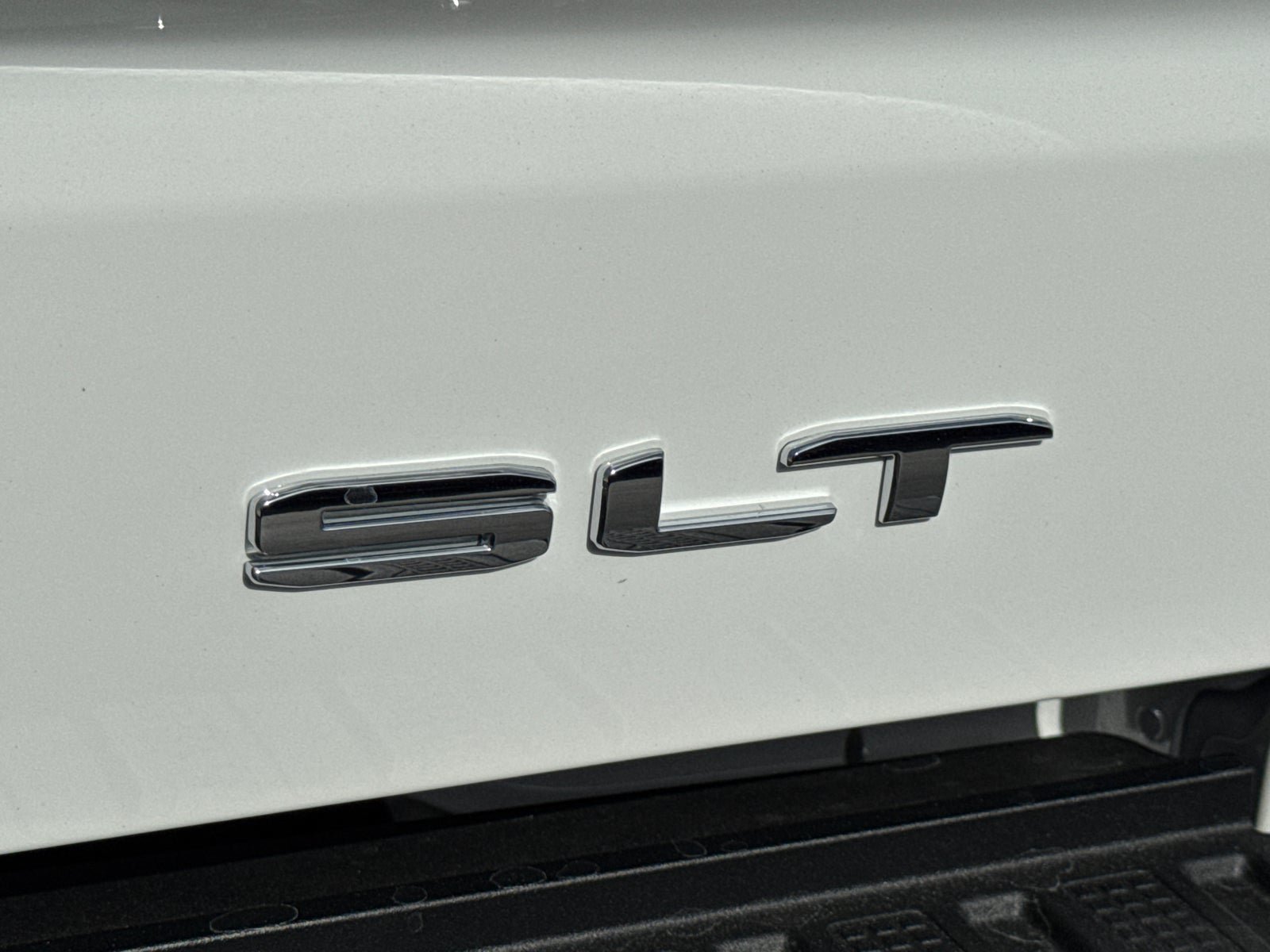Used 2026 GMC Sierra 1500 SLT w/ SLT Convenience Package AWD/4WD image 11