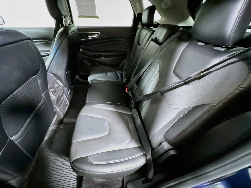 Used 2017 Ford Edge Titanium w/ Equipment Group 302A AWD/4WD image 21