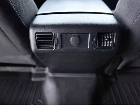 Used 2012 Toyota Tundra 4x4 CrewMax image 36