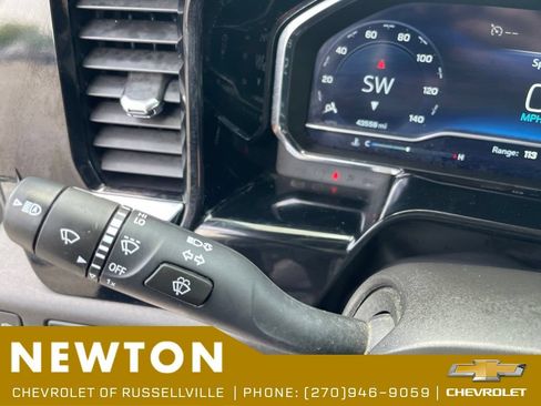 Used 2023 Chevrolet Silverado 1500 LT AWD/4WD image 16