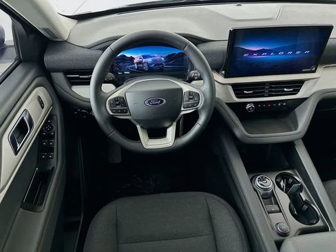 New 2026 Ford Explorer Active RWD image 11