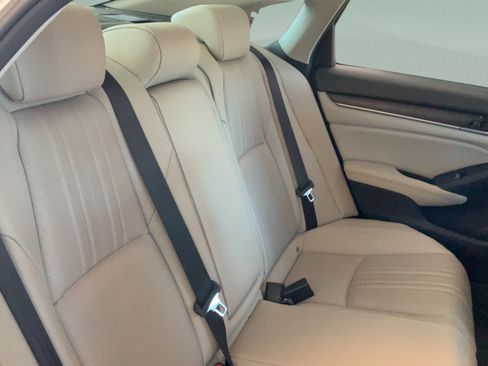 Used 2021 Honda Accord Touring image 31