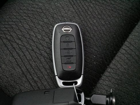 Used 2024 Nissan Rogue SV AWD/4WD image 31