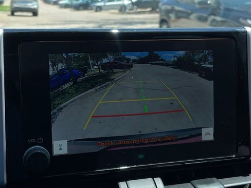 Used 2024 Toyota RAV4 XLE FWD image 19