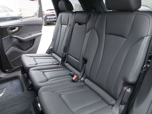 Used 2025 Audi Q7 3.0T Premium Plus w/ Premium Plus Package AWD/4WD image 16
