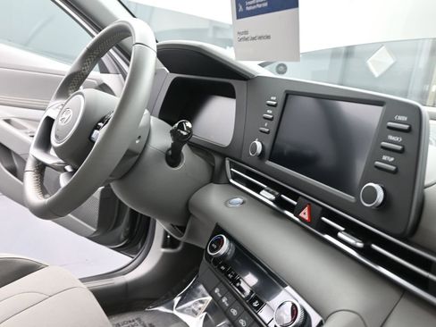 Certified 2025 Hyundai Elantra Sport image 21