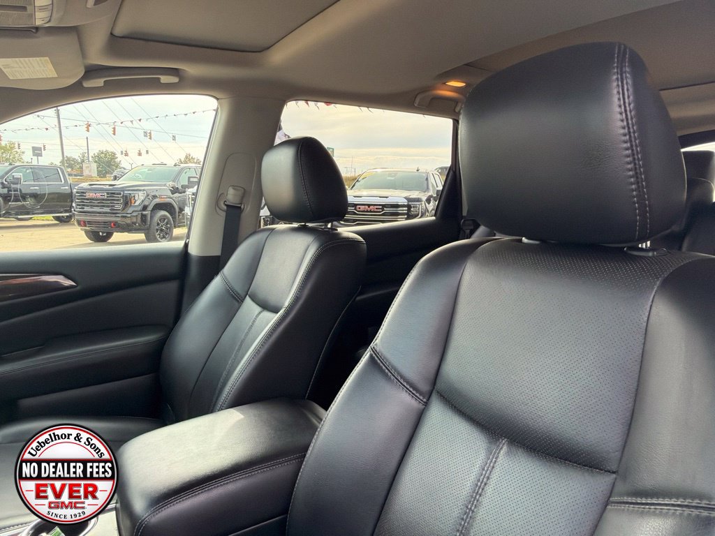 Used 2015 Nissan Pathfinder Platinum w/ Cargo Package FWD image 25