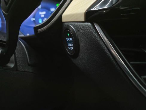 Used 2021 Ford Escape Titanium w/ Titanium Elite Package FWD image 25