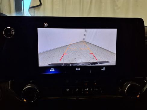 Used 2023 Chevrolet Colorado Trail Boss image 13