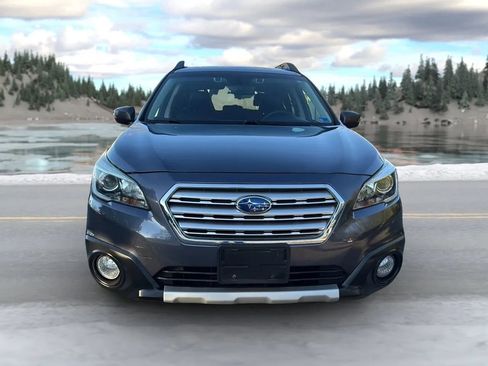 Used 2017 Subaru Outback 2.5i Limited image 2