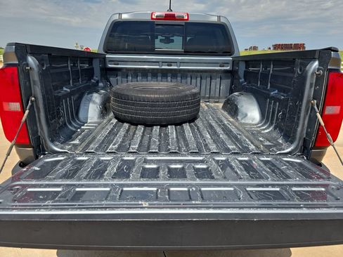 Used 2019 Chevrolet Colorado Z71 AWD/4WD image 12