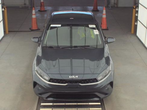 Used 2023 Kia Forte LXS w/ LXS Technology Package image 3