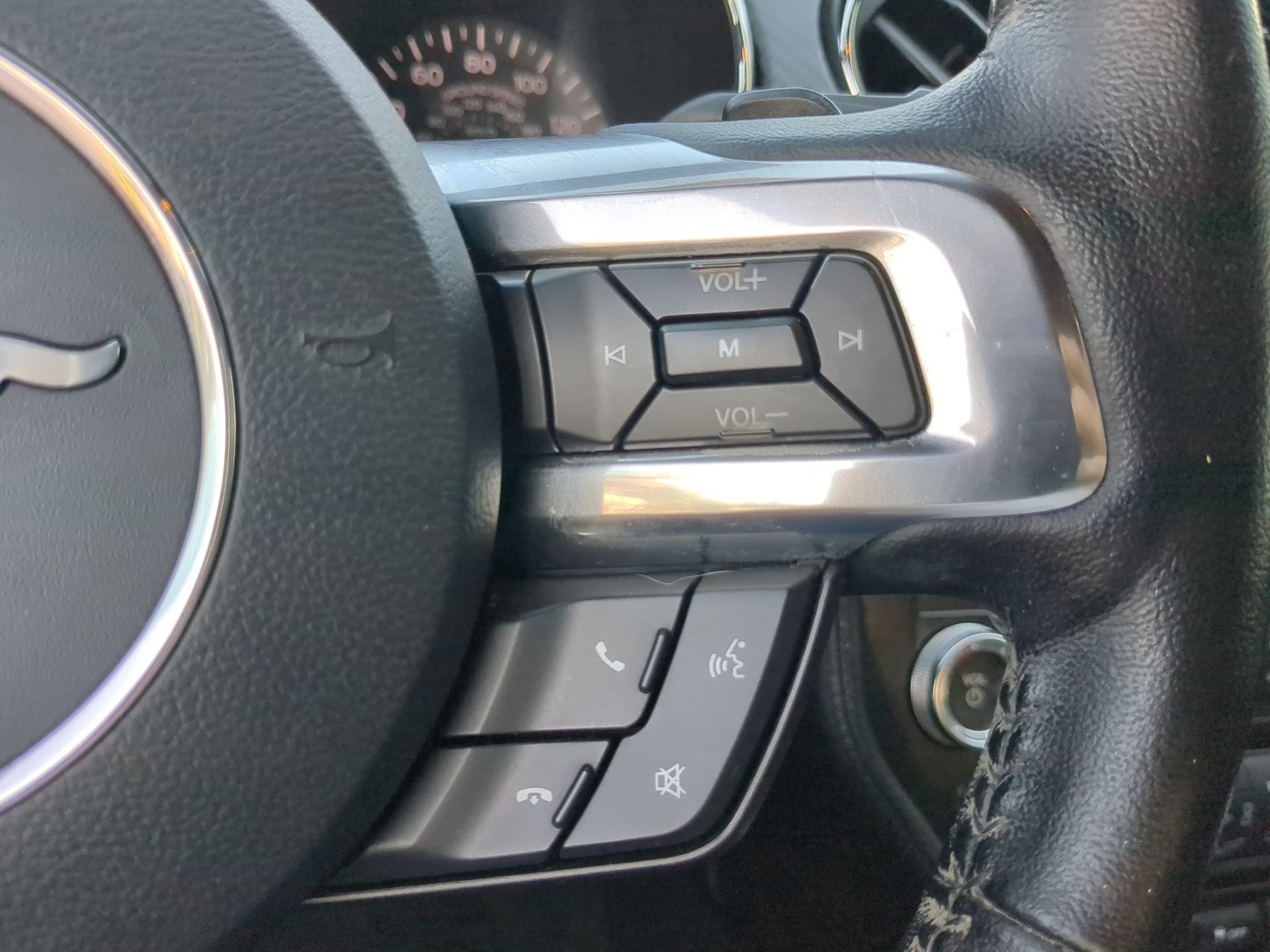 Used 2016 Ford Mustang Convertible RWD image 62