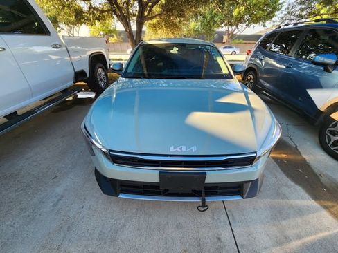 Used 2025 Kia K4 EX FWD image 2