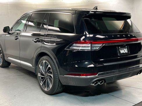 Used 2023 Lincoln Aviator Reserve w/ Equipment Group 201A AWD/4WD image 3