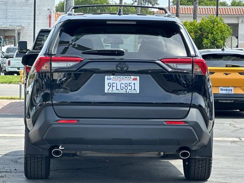 Used 2023 Toyota RAV4 XLE Premium FWD image 5