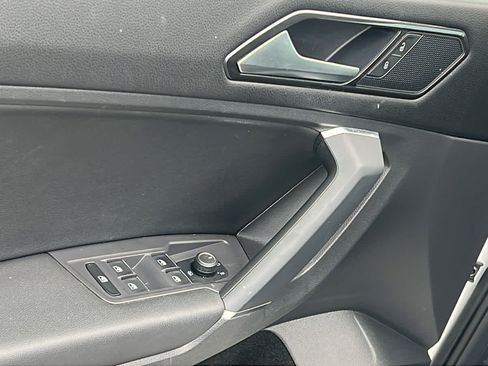 Used 2018 Volkswagen Tiguan S FWD image 22