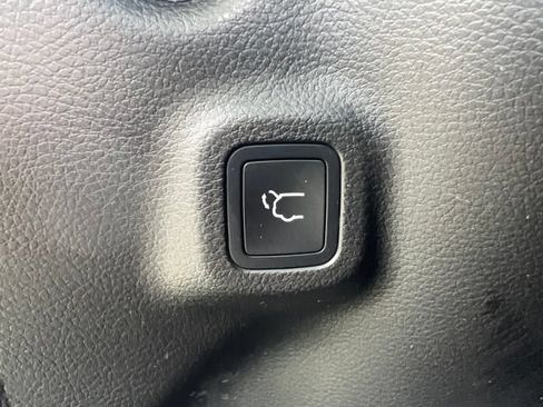 Used 2023 Jeep Compass Latitude AWD/4WD image 12