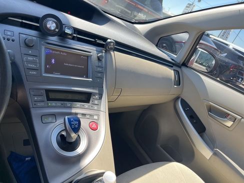 Used 2015 Toyota Prius Two image 11