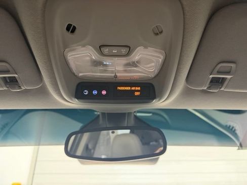 Used 2020 Chevrolet Bolt LT FWD image 20