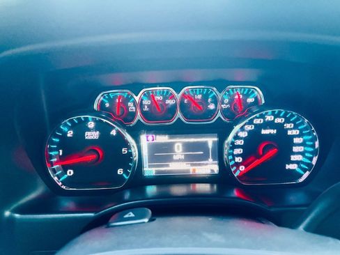 Used 2015 Chevrolet Silverado 2500 LT w/ LT Fleet Convenience Package AWD/4WD image 19