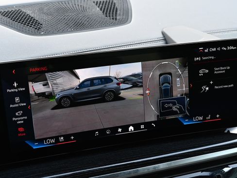 Certified 2025 BMW X5 xDrive50e w/ M Sport Package image 33