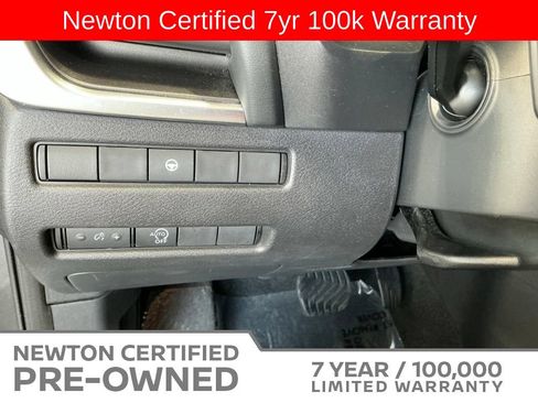 Used 2023 Nissan Rogue SV AWD/4WD image 34