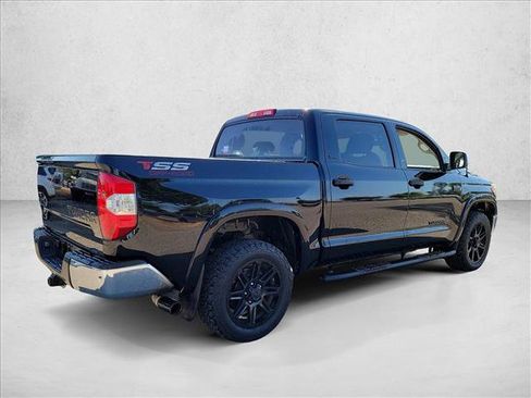 Used 2017 Toyota Tundra SR5 w/ SR5 Upgrade Package AWD/4WD image 5