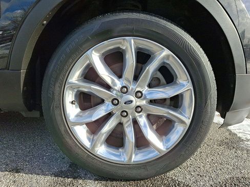 Used 2015 Ford Explorer XLT w/ Equipment Group 202B image 8