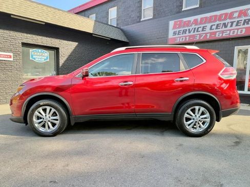 Used 2015 Nissan Rogue SV image 2