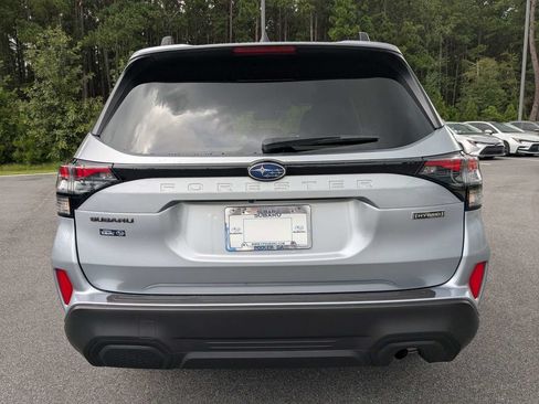 Used 2025 Subaru Forester Premium AWD/4WD image 5