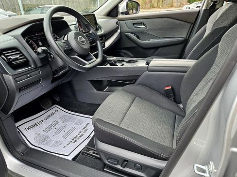 Used 2022 Nissan Rogue SV image 7