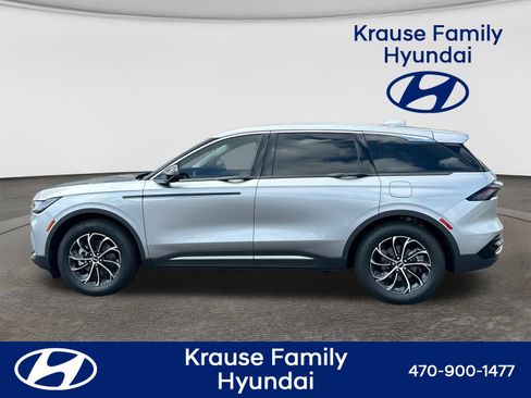 Used 2026 Lincoln Nautilus Premier w/ Equipment Group 102A AWD/4WD image 4
