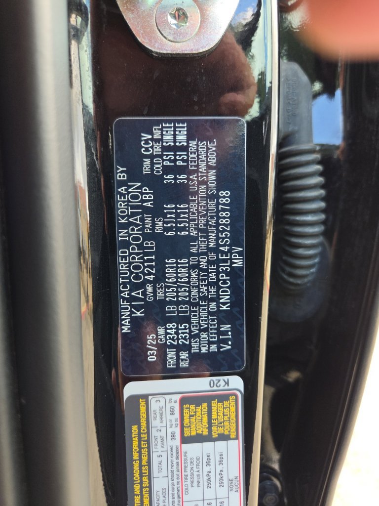 Used 2025 Kia Niro LX FWD image 3