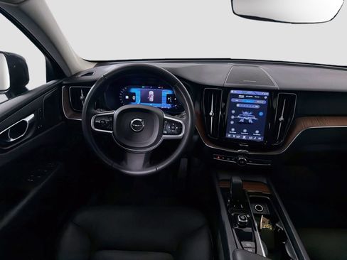 Used 2023 Volvo XC60 B5 Plus w/ Climate Package FWD image 24