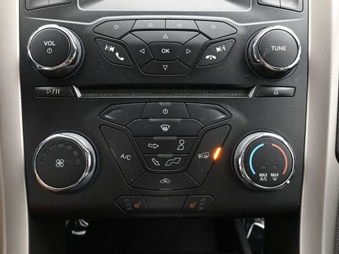 Used 2014 Ford Fusion SE w/ Equipment Group 202A image 16