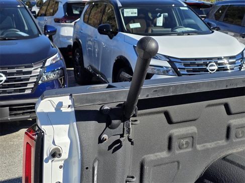 Used 2021 GMC Sierra 1500 AT4 w/ AT4 Value Package image 32