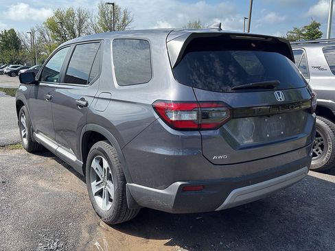 Used 2025 Honda Pilot EX-L image 4