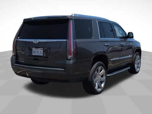 Used 2020 Cadillac Escalade Luxury RWD image 5