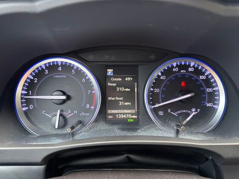 Used 2019 Toyota Highlander XLE image 18