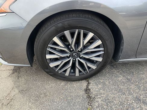 Used 2025 Nissan Altima 2.5 SV image 31