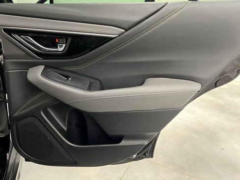 Used 2025 Subaru Outback Onyx Edition image 19