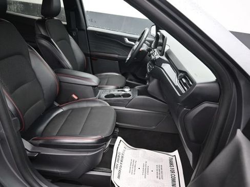 Used 2025 Ford Escape ST-Line AWD/4WD image 8