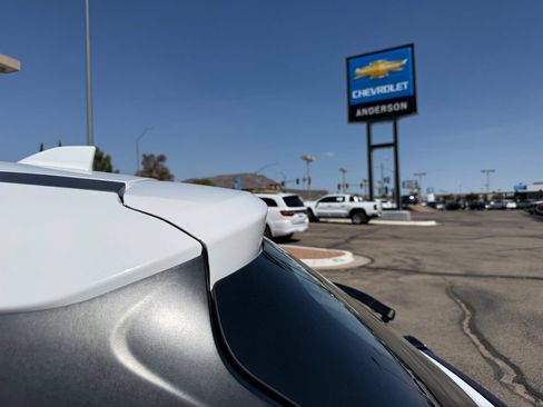 Used 2021 Nissan Kicks SV FWD image 8