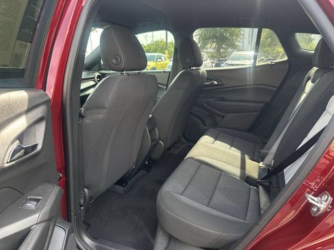 Used 2025 Chevrolet Trax RS w/ Driver Confidence Package FWD image 31